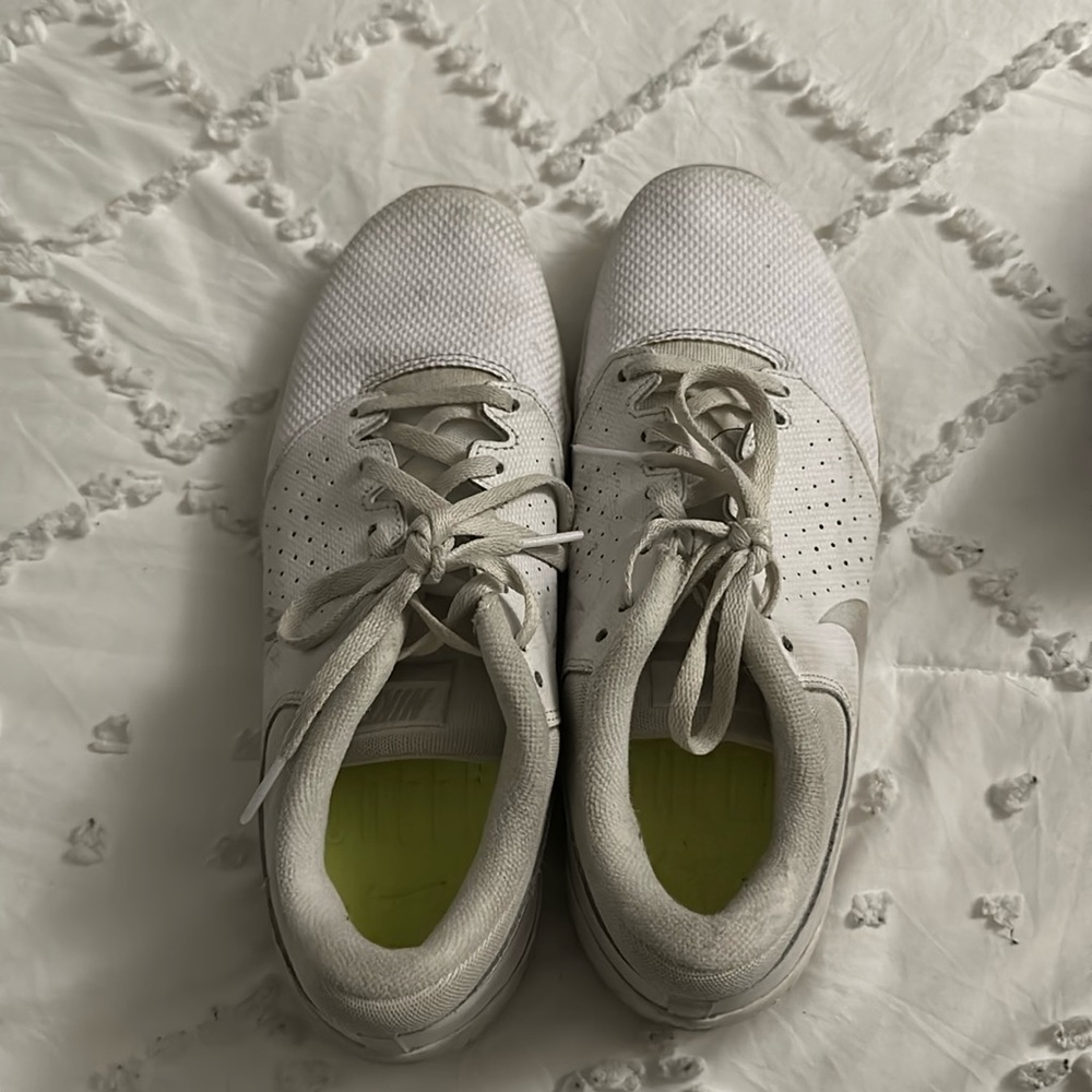 NIKE SIDELINE CHEER SHOE